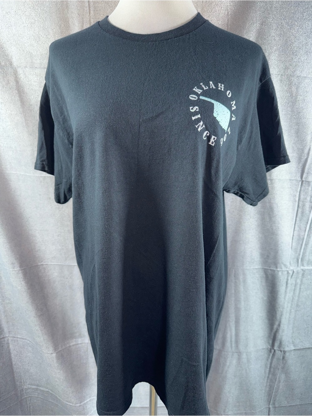 2439-Gildan Black Short-Sleeve Tee with White Oklahoma Graphic